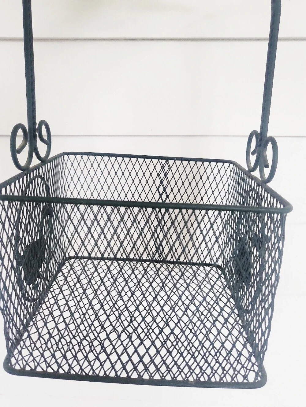 Vintage Cottagecore Goose Hunter Green Wire Basket